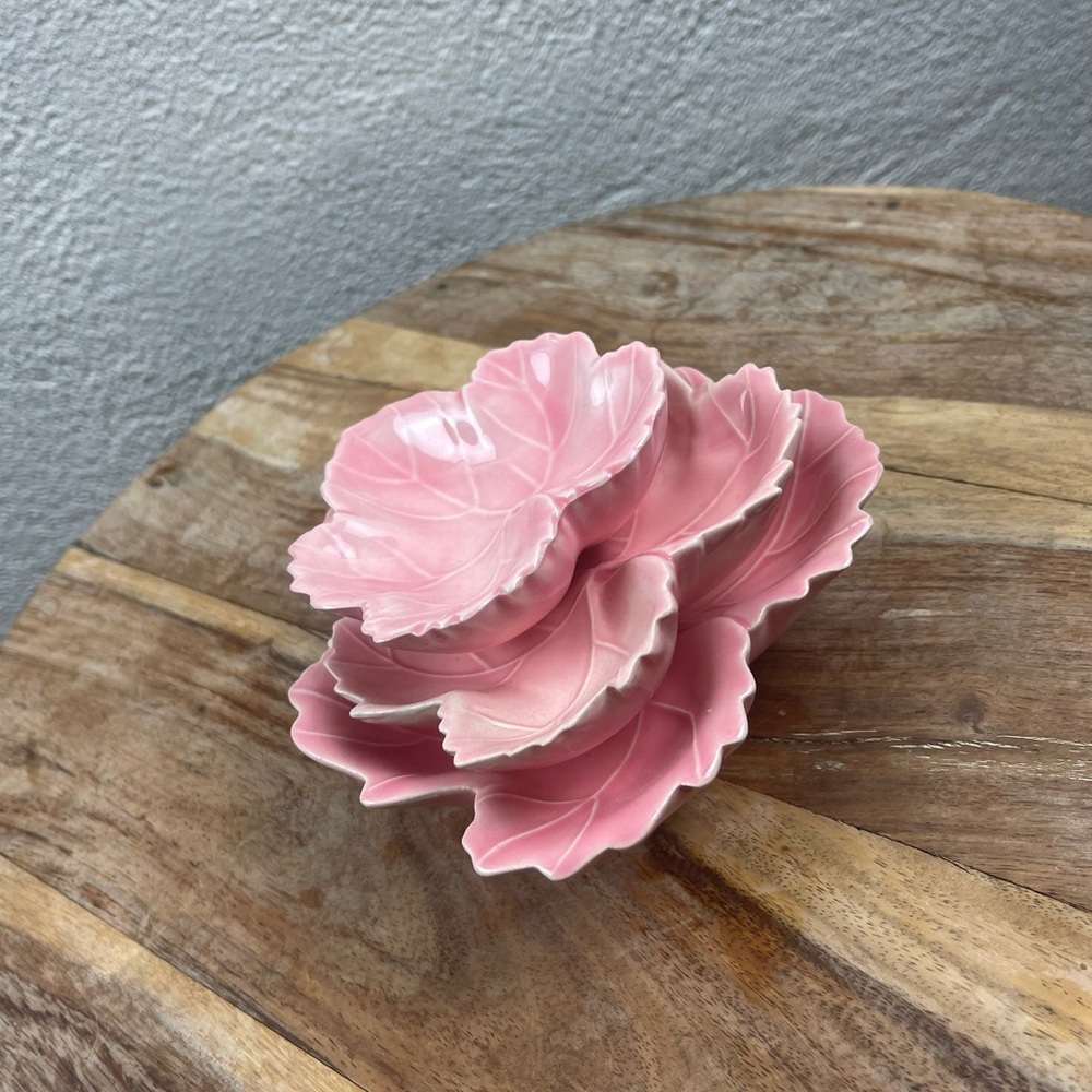 Vintage l 50s Mid-Century Novelty Pink Textured Stacked Leaves Trinket Dish Trio